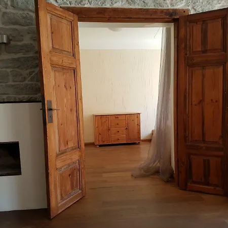 Old Town Apartment *