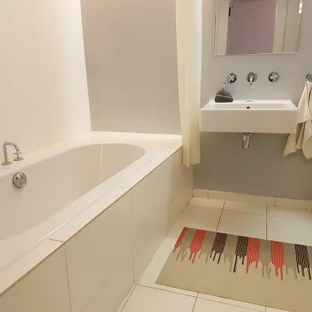 Old Town Apartment *